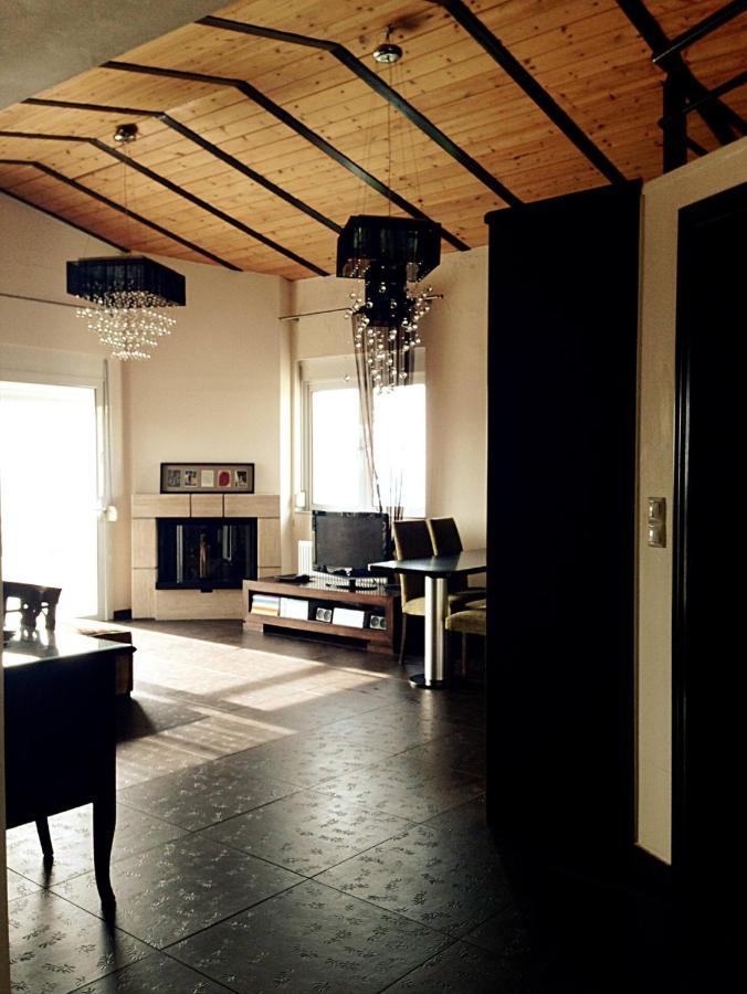 Wide-View & Quiet Apartment Chania La Canea Esterno foto