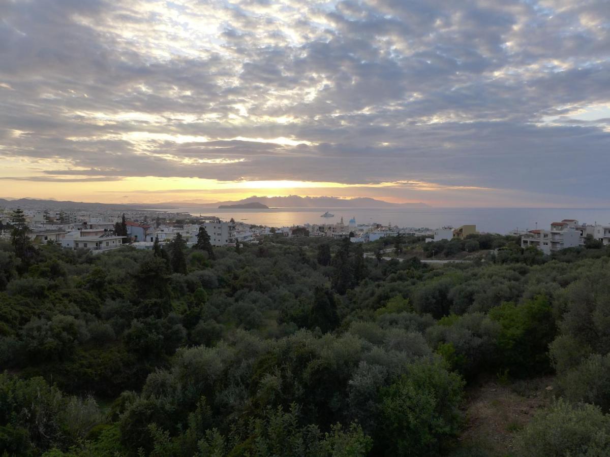 Wide-View & Quiet Apartment Chania La Canea Esterno foto