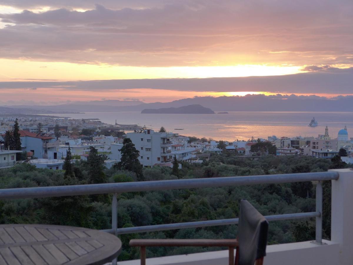 Wide-View & Quiet Apartment Chania La Canea Esterno foto